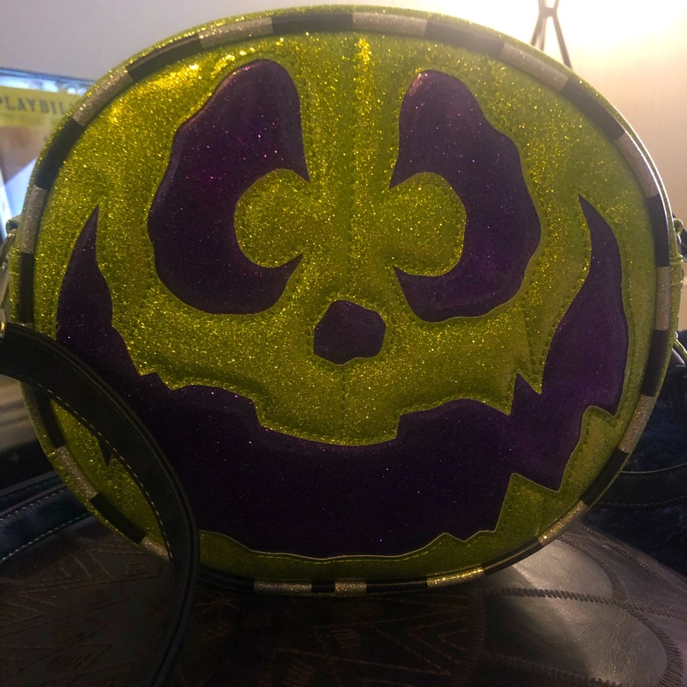 Love pain and Stitches x Monster Posse Bag 🎃.